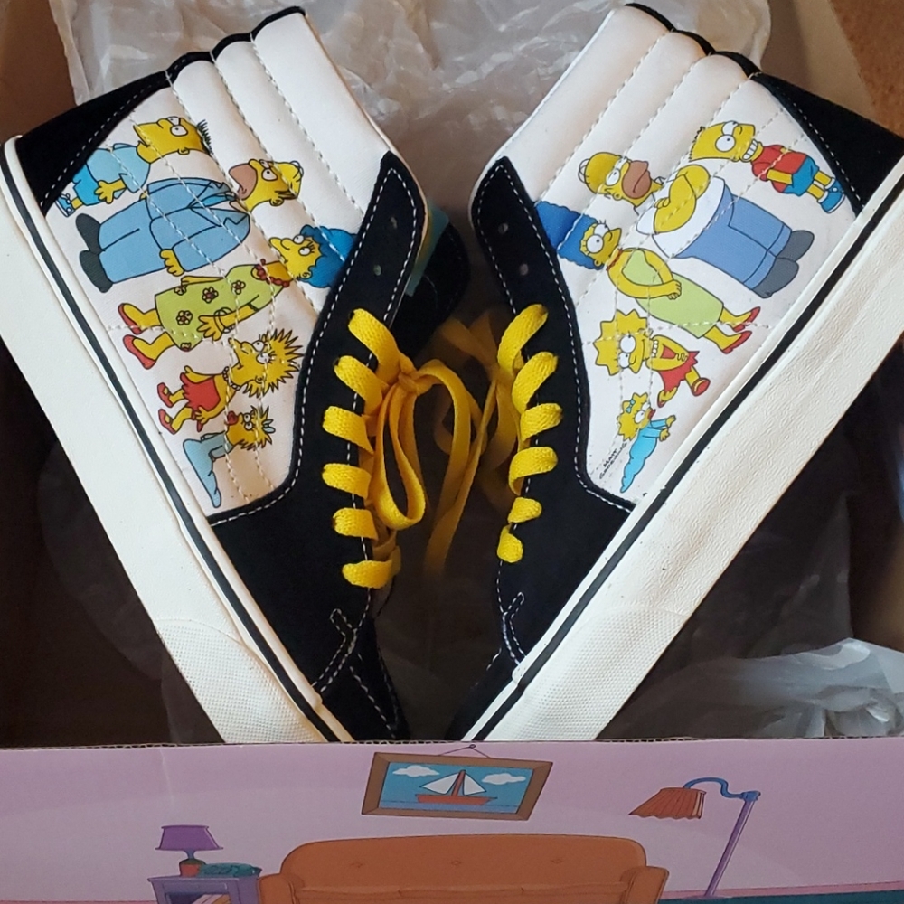 Simpsons Sk8-Hi Vans Size 7.5 wom / 6 men